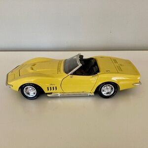 1969 Revel 1:18 Die Cast Corvette Covertible